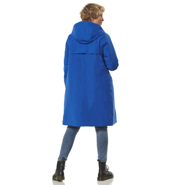 Winterjas Boston blue achter happy rainy days
